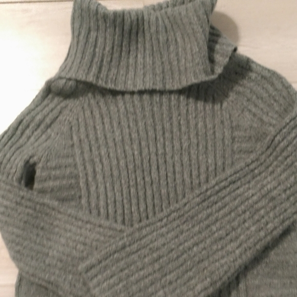 VERA WANG Bell Sleeve Sweater - Picture 6 of 6